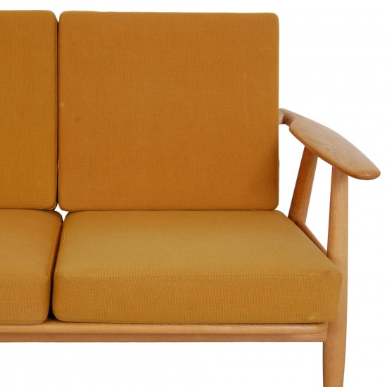 Hans Wegner 3-personers Cigar sofa af eg og gult stof