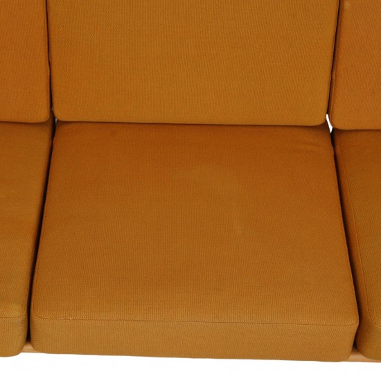 Hans Wegner 3.seater Cigar sofa of oak and yellow fabric