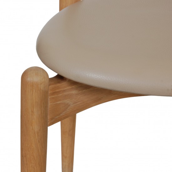 Hans Wegner Elbow chair in oiled oak