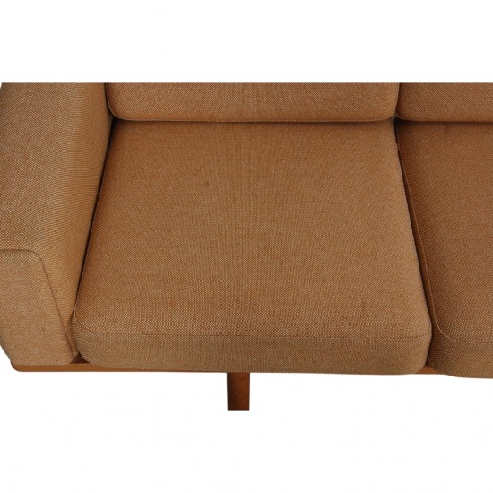 Hans Wegner 4-personers GE-356 i hallingdal stof