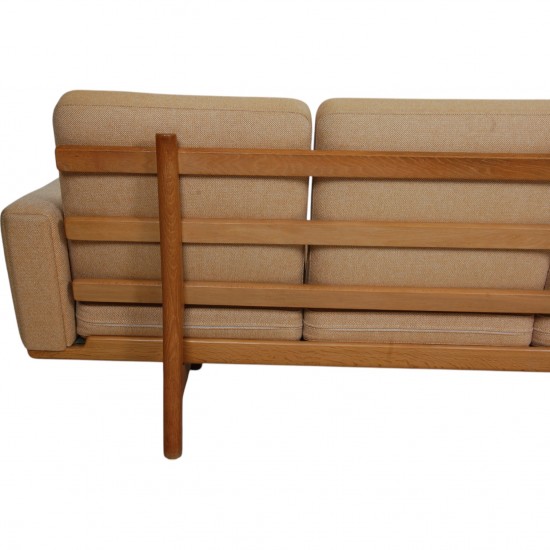 Hans Wegner 4-personers GE-356 i hallingdal stof