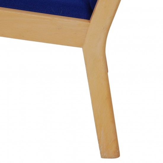 Hans Wegner GE284 chair with ottoman in blue fabric