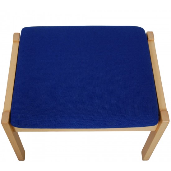 Hans Wegner GE284 chair with ottoman in blue fabric