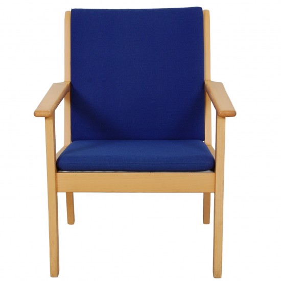 Hans Wegner GE284 chair with ottoman in blue fabric
