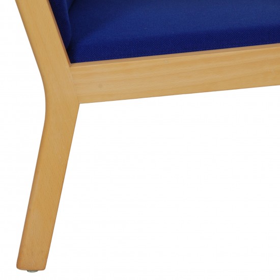 Hans Wegner GE284 chair with ottoman in blue fabric