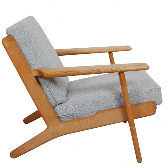 Hans Wegner GE-290 lænestol af eg og Hallingdal stof