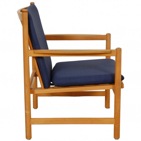 Hans Wegner lounge chair in blue fabric