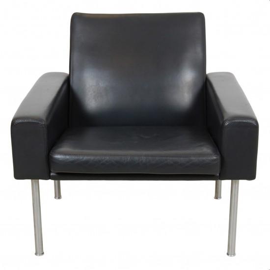Hans Wegner GE-34 Lounge chair in patinated black leather