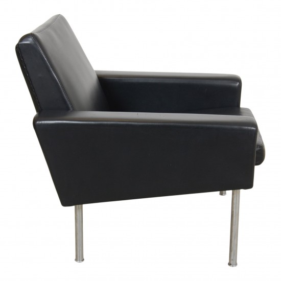 Hans Wegner GE-34 Lounge chair in patinated black leather