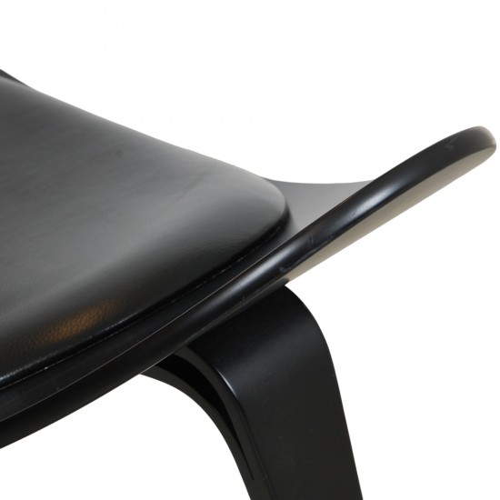 Hans Wegner black Shell chair in black leather