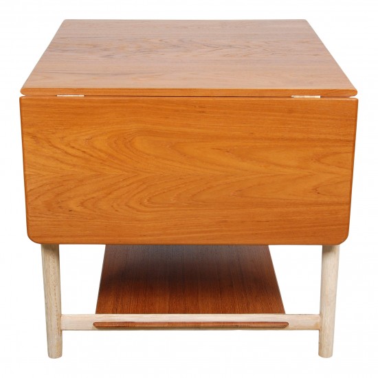 Hans Wegner AT-33 sewing table in oak and teak