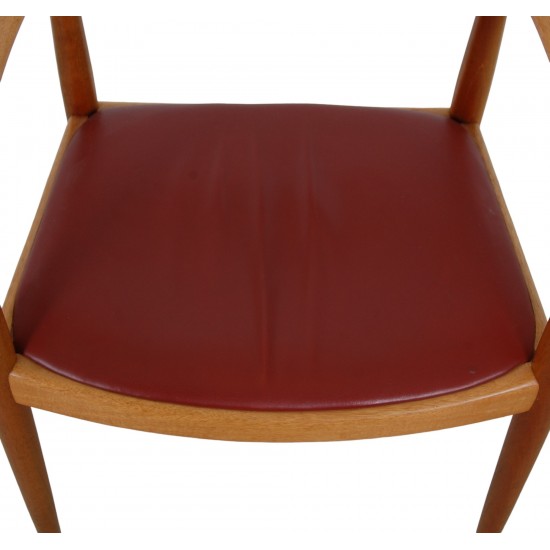 Hans Wegner The Chair in cherry wood and red leather