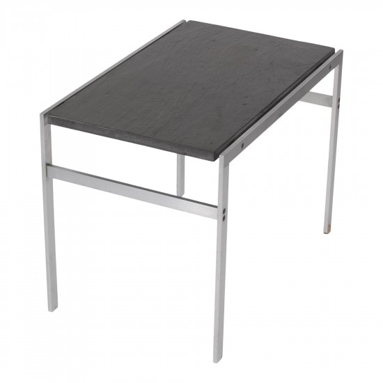 Preben Fabricius og Jørgen Kastholm sidebord  med plade af sort skiffer