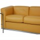 Le Corbusier LC2 3-personers sofa i karrygult læder