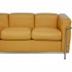 Le Corbusier LC2 3-personers sofa i karrygult læder