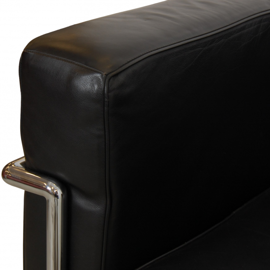 Le Corbusier LC.2 2.seater sofa in black leather 