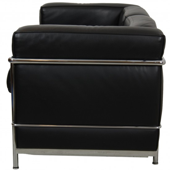 Le Corbusier 2.seater LC2 sofa in black leather