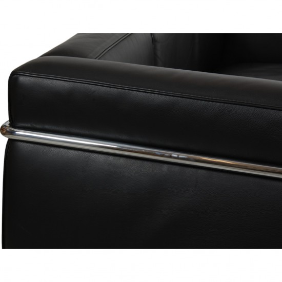 Le Corbusier LC2 3.seater sofa in black leather