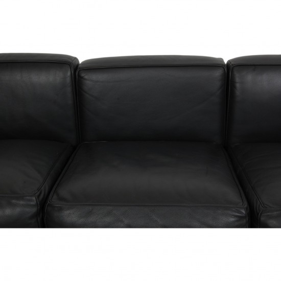 Le Corbusier LC2 3.seater sofa in black leather