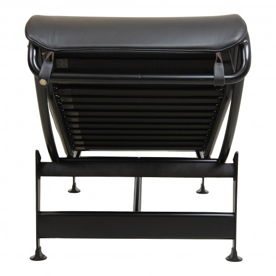 Le Corbusier LC-4 lænestol i sort læder
