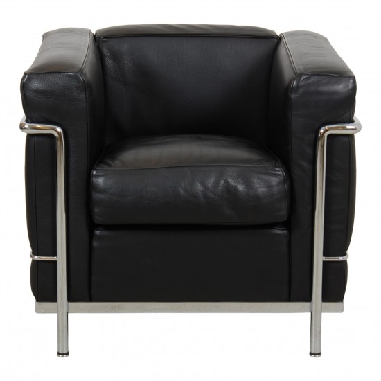 Le Corbusier LC2 armchair in black leather