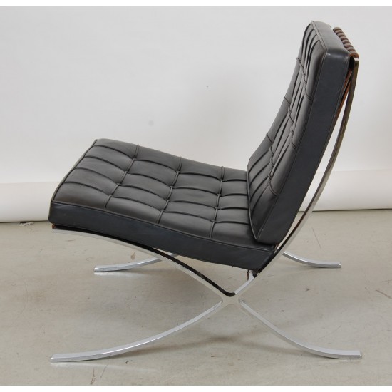 Ludwig Mies Van der Rohe Barcelona chair in black patinated leather