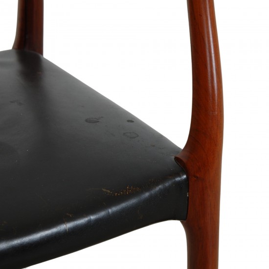 NO Møller NO-62 armchair of rosewood