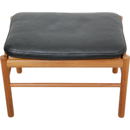 Ole Wanscher colonial stool in walnut