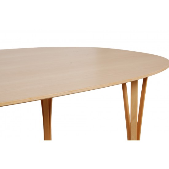 Piet Hein B613 dining table of beech