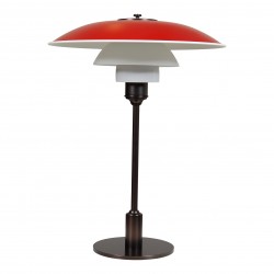 Poul Henningsen Ny PH-3,5/2,5 Bordlampe i bruneret messing og rød top skærm Poul Henningsen Ny PH-3,5/2,5 Bordlampe i bruneret messing og rød top skærm