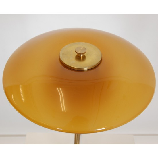 Poul Henningsen PH 3/2 table lamp amber