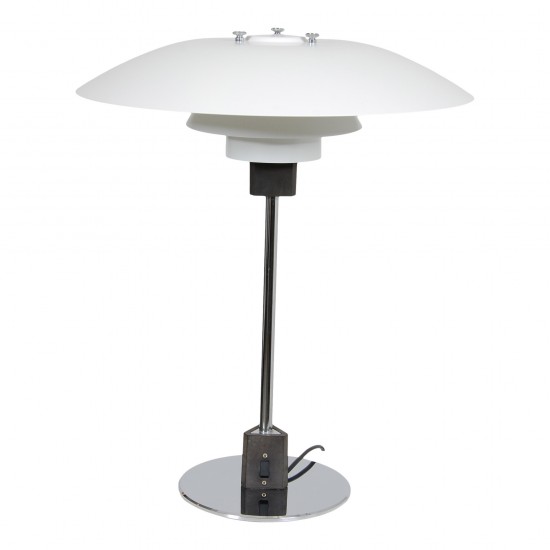 Poul Henningsen 4/3 Table lamp with white metal shades