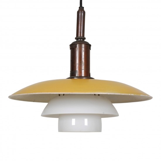 Poul Henningsen pendel lampe i gul og hvid farve Poul Henningsen pendel lampe i gul og hvid farve
