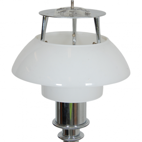 Poul Henningsen PH 3/2 table lamp