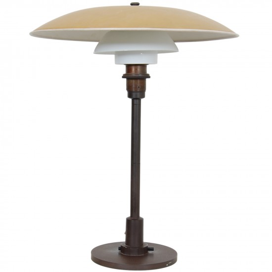 Poul Henningsen 4½ / 2½ table lamp with a yellow shade