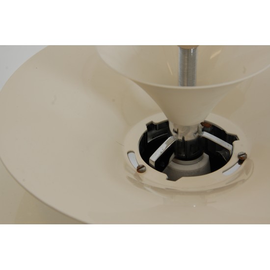 Poul Henningsen white Snowball lamp