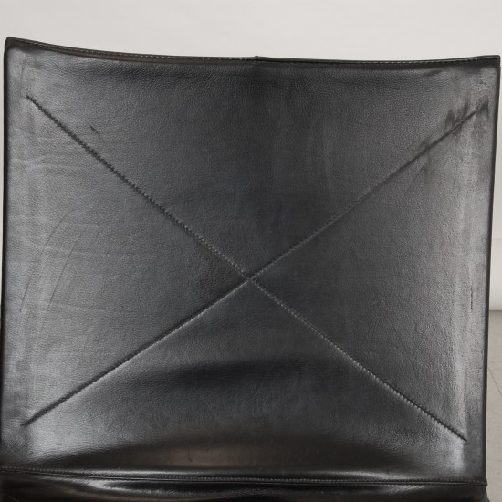 Poul Kjærholm PK-22 lounge chair in patinated black leather