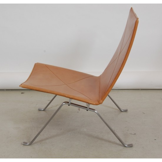 Poul Kjærholm PK-22 lounge chair in patinated elegance leather