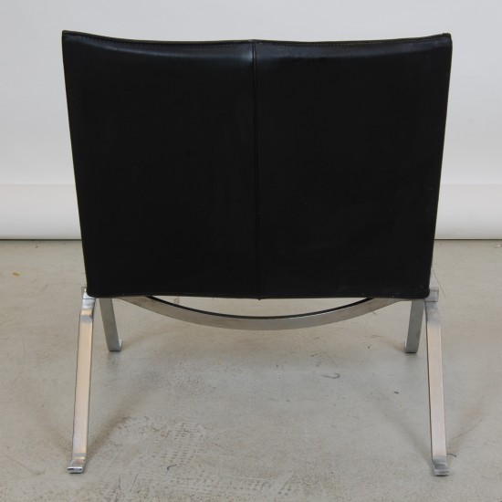 Poul Kjærholm PK-22 lounge chair in patinated black leather