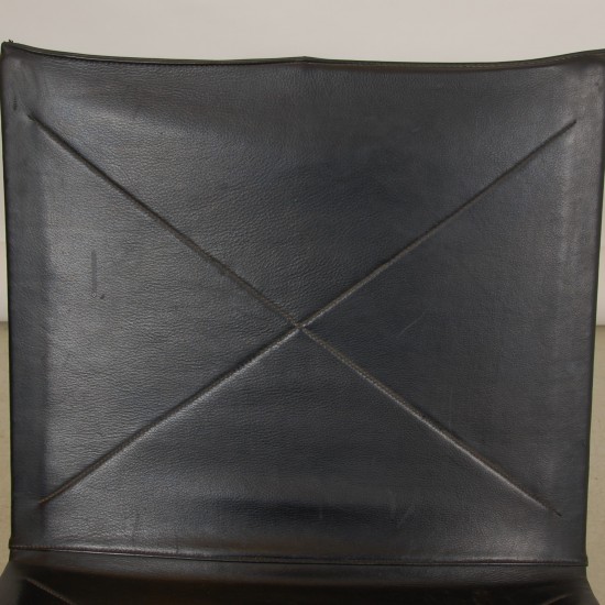 Poul Kjærholm PK-22 lounge chair in patinated black leather