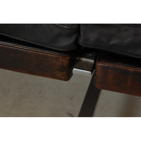 Poul Kjærholm PK-31/2 sofa i patineret sort læder