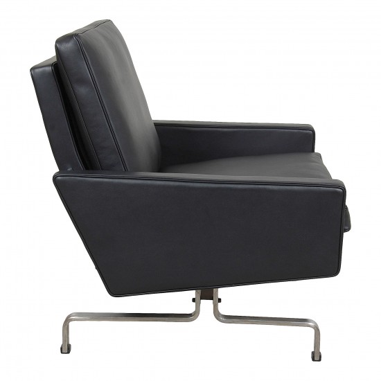 Poul Kjærholm PK-31/1 Armchair newly upholstered in black aniline leather 