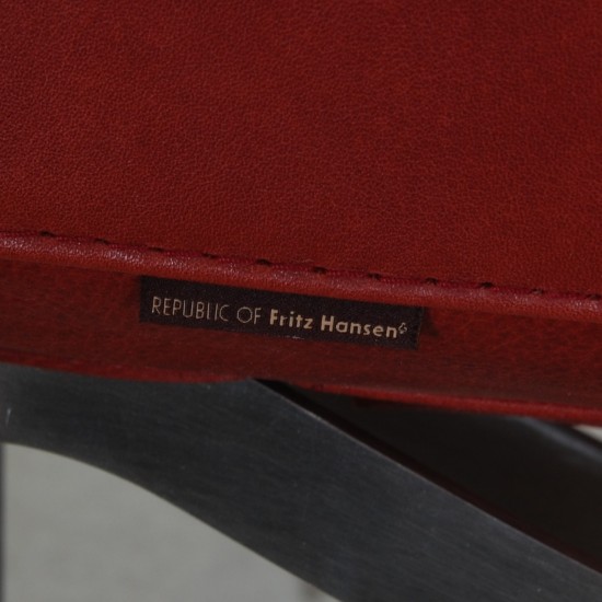 Poul Kjærholm PK-22 chair in indian red aniline leather