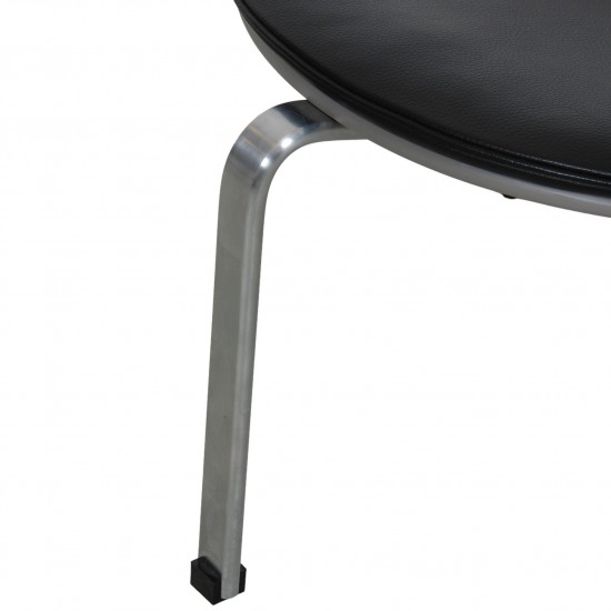 Poul Kjærholm PK-33 stool in black Aura leather