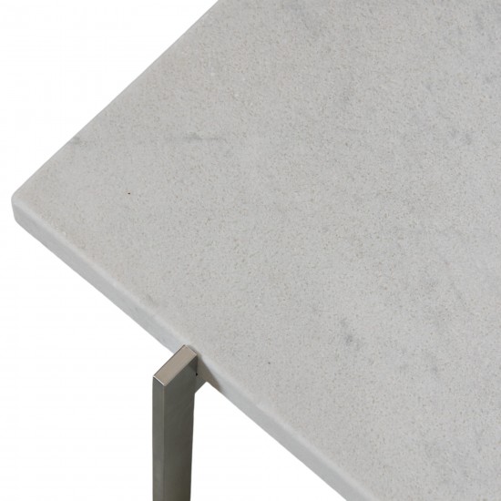 Poul Kjærholm PK-61 coffeetable of white marble with a small chip