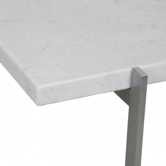 Poul Kjærholm PK-61 coffeetable of white marble with a small chip