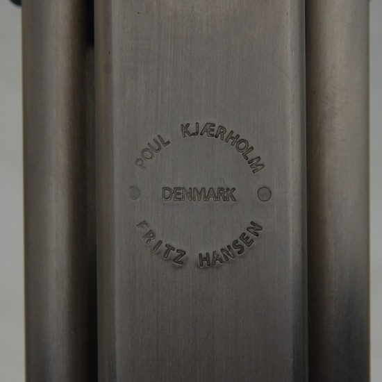 Poul Kjærholm PK-9 chair in black Aura leather
