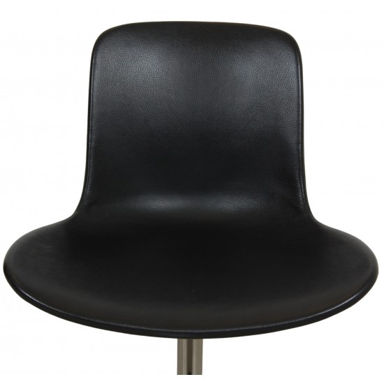 Poul Kjærholm PK-9 chair in black Aura leather