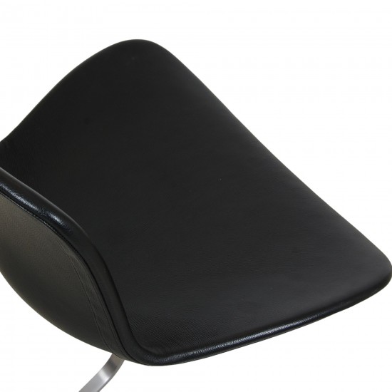 Poul Kjærholm PK-9 chair in black Aura leather