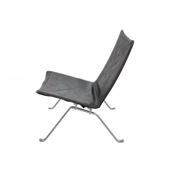 Poul Kjærholm PK-22 lounge chair in patinated black leather